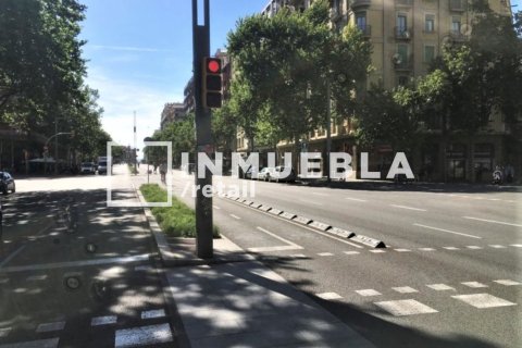 Propiedad comercial de 1500 m² en venta en Eixample, Barcelona, Cataluña, Spain № 1923 - foto 11