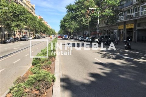 Propiedad comercial de 1500 m² en venta en Eixample, Barcelona, Cataluña, Spain № 1923 - foto 10