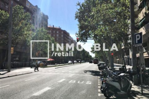 Propiedad comercial de 1500 m² en venta en Eixample, Barcelona, Cataluña, Spain № 1923 - foto 13