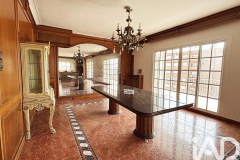 Apartamento de 5 dormitorios en alquiler en Barcelona, Cataluña, Spain № 7324