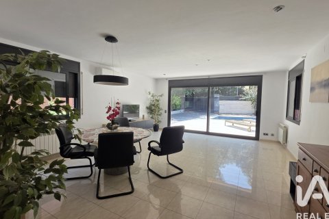 4 bedrooms house for rent in Sant Cugat Del Valles, Barcelona, Catalonia, Spain № 7323 - photo 17