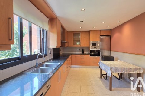 4 bedrooms house for rent in Sant Cugat Del Valles, Barcelona, Catalonia, Spain № 7323 - photo 16
