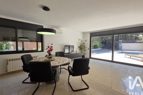 4 bedrooms house for rent in Sant Cugat Del Valles, Barcelona, Catalonia, Spain № 7323 - photo 18