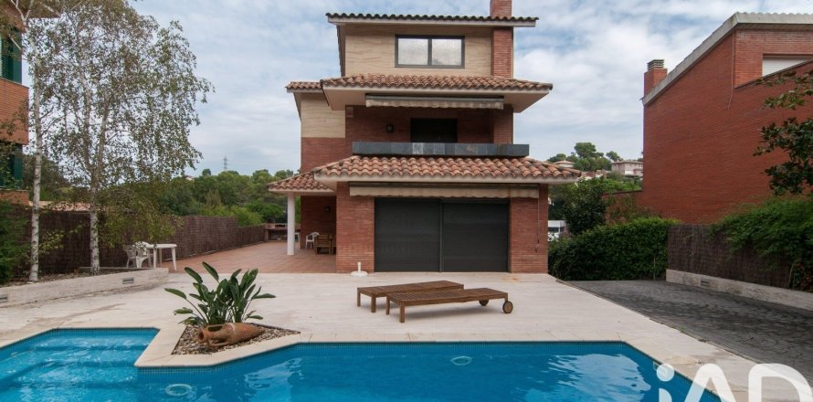 4 bedrooms house for rent in Sant Cugat Del Valles, Barcelona, Catalonia, Spain № 7323