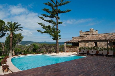 Propiedad comercial de 3700 m² en venta en Calonge, Gerona, Cataluña, Spain № 1717