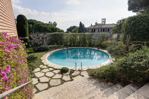 Сasa de 10 dormitorios en venta en Barcelona, Cataluña, Spain № 1711 - foto 17