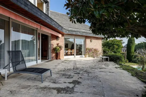 Сasa de 10 dormitorios en venta en Barcelona, Cataluña, Spain № 1711 - foto 14