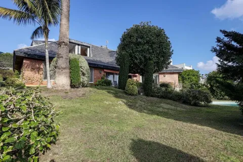 Сasa de 10 dormitorios en venta en Barcelona, Cataluña, Spain № 1711 - foto 19