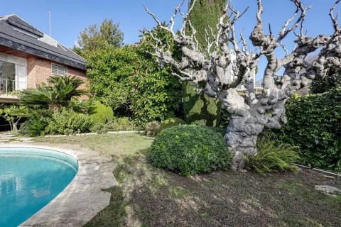 Сasa de 10 dormitorios en venta en Barcelona, Cataluña, Spain № 1711 - foto 5