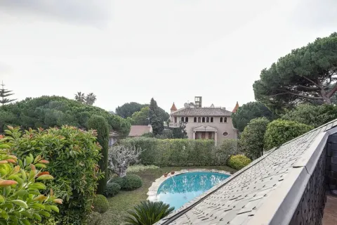 Сasa de 10 dormitorios en venta en Barcelona, Cataluña, Spain № 1711 - foto 16