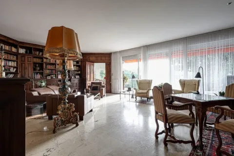 Сasa de 10 dormitorios en venta en Barcelona, Cataluña, Spain № 1711 - foto 7