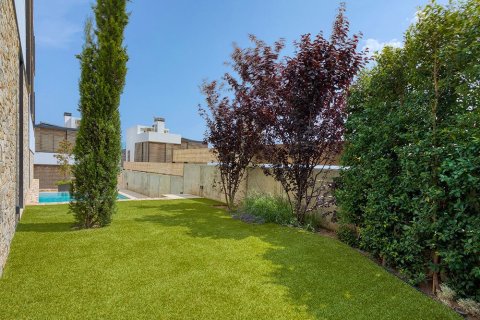 Сasa de 6 dormitorios en venta en Barcelona, Cataluña, Spain № 1713 - foto 2