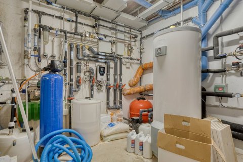 Сasa de 6 dormitorios en venta en Barcelona, Cataluña, Spain № 1713 - foto 8
