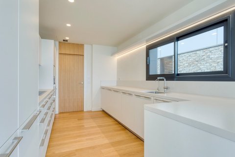Сasa de 6 dormitorios en venta en Barcelona, Cataluña, Spain № 1713 - foto 3