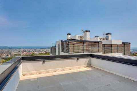 Сasa de 6 dormitorios en venta en Barcelona, Cataluña, Spain № 1713 - foto 11