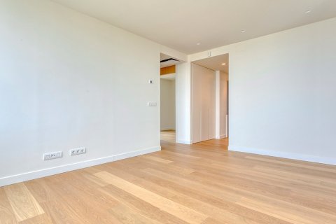 Сasa de 6 dormitorios en venta en Barcelona, Cataluña, Spain № 1713 - foto 15
