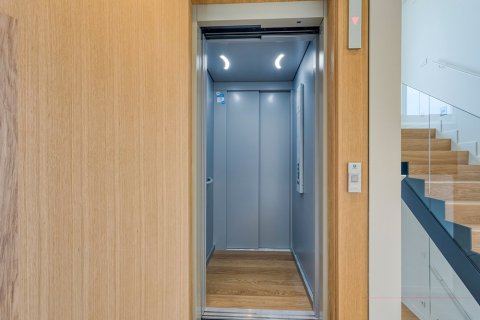 Сasa de 6 dormitorios en venta en Barcelona, Cataluña, Spain № 1713 - foto 20