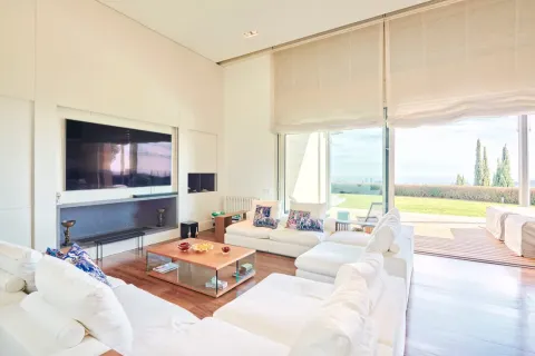 Сasa de 8 dormitorios en venta en Barcelona, Cataluña, Spain № 1712 - foto 6