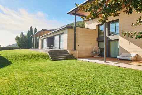 Сasa de 8 dormitorios en venta en Barcelona, Cataluña, Spain № 1712 - foto 8