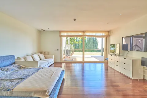 Сasa de 8 dormitorios en venta en Barcelona, Cataluña, Spain № 1712 - foto 7
