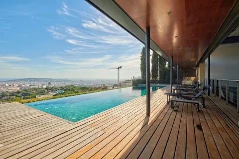 Сasa de 8 dormitorios en venta en Barcelona, Cataluña, Spain № 1712 - foto 2