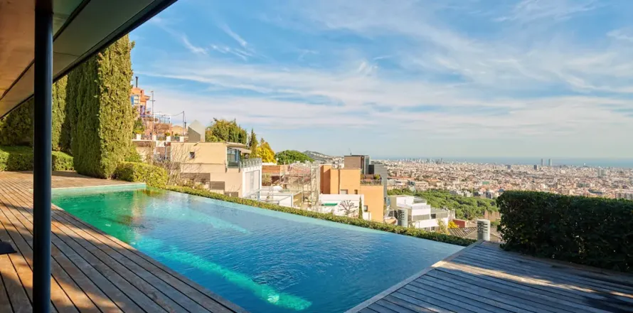Сasa de 8 dormitorios en venta en Barcelona, Cataluña, Spain № 1712