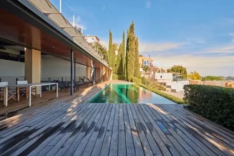 Сasa de 8 dormitorios en venta en Barcelona, Cataluña, Spain № 1712 - foto 9