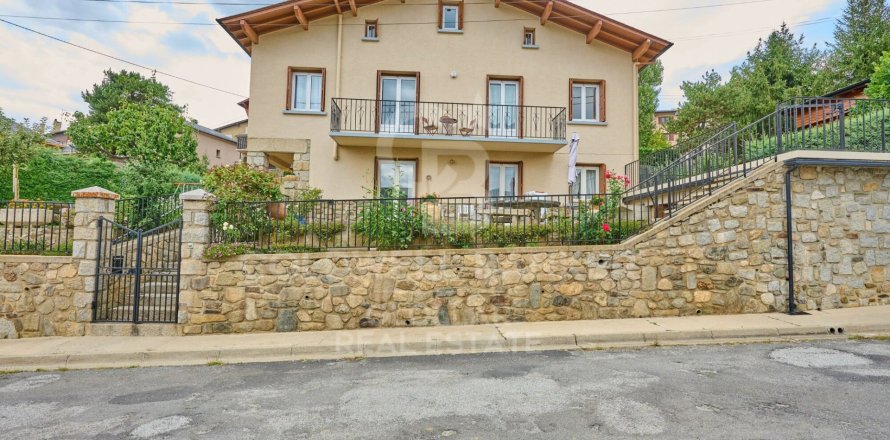8 bedrooms house for sale in Catalonia, Spain № 5847