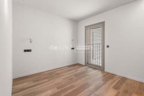 Apartamento de 3 dormitorios en venta en Principado De Andorra (Ninguna Poblacion Tiene C.P.), Lérida, Cataluña, Spain № 5852 - foto 13