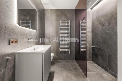 Apartamento de 3 dormitorios en venta en Principado De Andorra (Ninguna Poblacion Tiene C.P.), Lérida, Cataluña, Spain № 5852 - foto 20