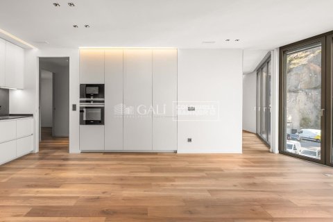 Apartamento de 3 dormitorios en venta en Principado De Andorra (Ninguna Poblacion Tiene C.P.), Lérida, Cataluña, Spain № 5852 - foto 3