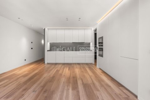 Apartamento de 3 dormitorios en venta en Principado De Andorra (Ninguna Poblacion Tiene C.P.), Lérida, Cataluña, Spain № 5852 - foto 6