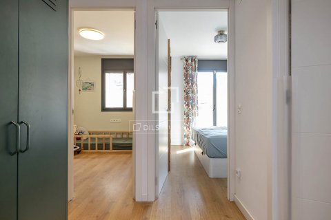Apartamento de 3 dormitorios en venta en Barcelona, Cataluña, Spain № 8611 - foto 21