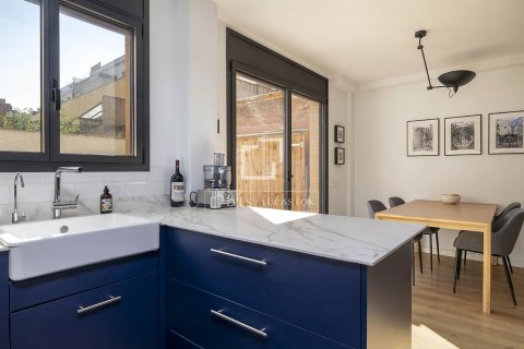 Apartamento de 3 dormitorios en venta en Barcelona, Cataluña, Spain № 8611 - foto 5