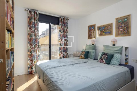 Apartamento de 3 dormitorios en venta en Barcelona, Cataluña, Spain № 8611 - foto 14