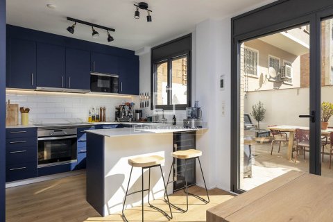 Apartamento de 3 dormitorios en venta en Barcelona, Cataluña, Spain № 8611 - foto 3