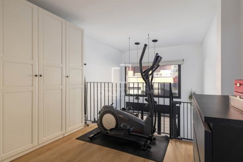 Apartamento de 3 dormitorios en venta en Barcelona, Cataluña, Spain № 8611 - foto 20