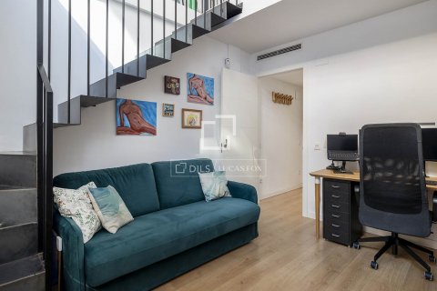 Apartamento de 3 dormitorios en venta en Barcelona, Cataluña, Spain № 8611 - foto 17