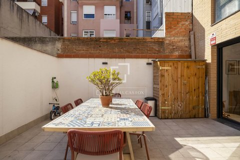 Apartamento de 3 dormitorios en venta en Barcelona, Cataluña, Spain № 8611 - foto 9