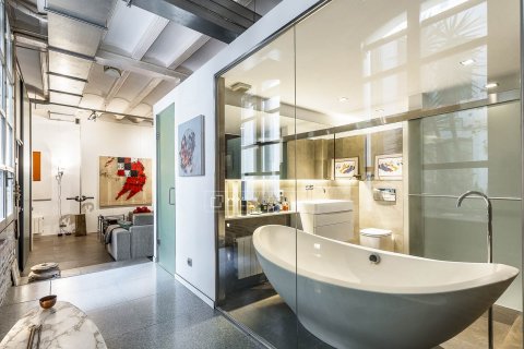 Apartamento de 2 dormitorios en venta en Barcelona, Cataluña, Spain № 8613 - foto 22