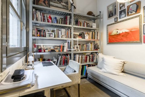Apartamento de 2 dormitorios en venta en Barcelona, Cataluña, Spain № 8613 - foto 29