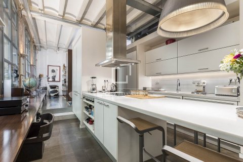 Apartamento de 2 dormitorios en venta en Barcelona, Cataluña, Spain № 8613 - foto 12