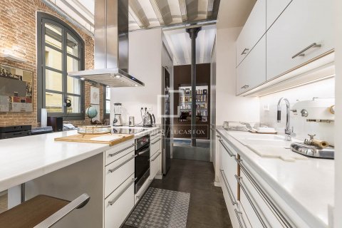 Apartamento de 2 dormitorios en venta en Barcelona, Cataluña, Spain № 8613 - foto 9
