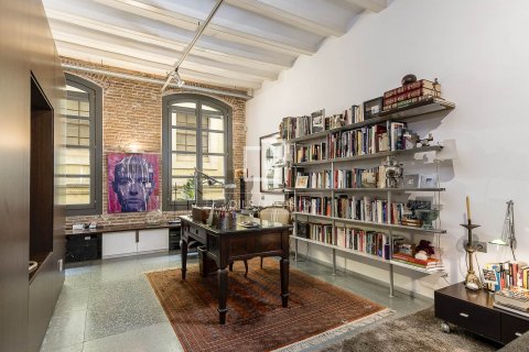 Apartamento de 2 dormitorios en venta en Barcelona, Cataluña, Spain № 8613 - foto 16