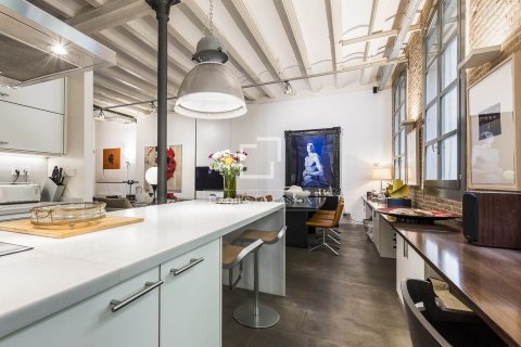 Apartamento de 2 dormitorios en venta en Barcelona, Cataluña, Spain № 8613 - foto 7