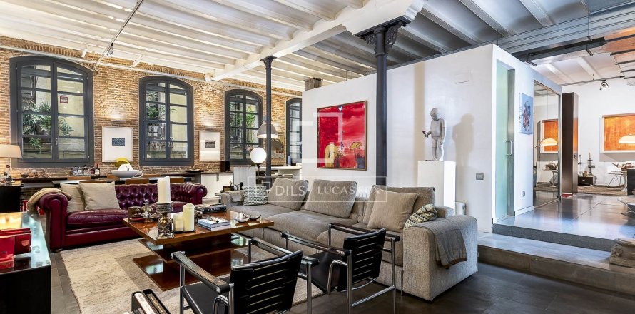 Apartamento de 2 dormitorios en venta en Barcelona, Cataluña, Spain № 8613