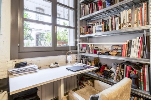 Apartamento de 2 dormitorios en venta en Barcelona, Cataluña, Spain № 8613 - foto 28
