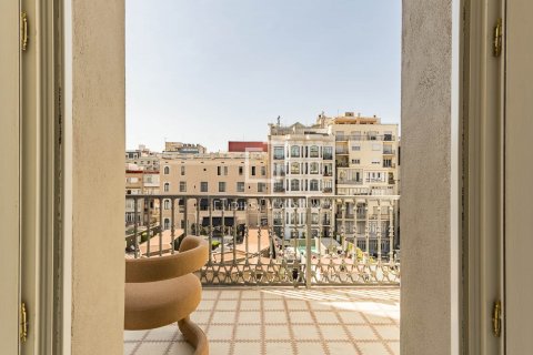 Купить квартиру в Барселона, Испания с 3 спальни, 119м², № 8612 - фото 7