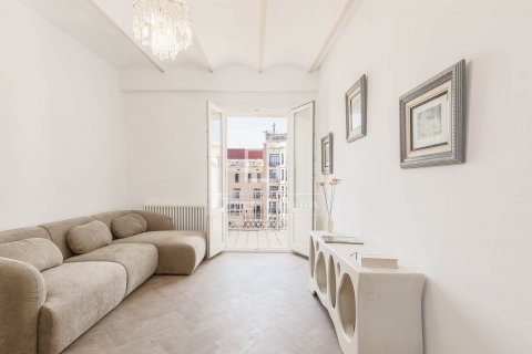 Купить квартиру в Барселона, Испания с 3 спальни, 119м², № 8612 - фото 3
