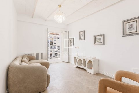 Купить квартиру в Барселона, Испания с 3 спальни, 119м², № 8612 - фото 4